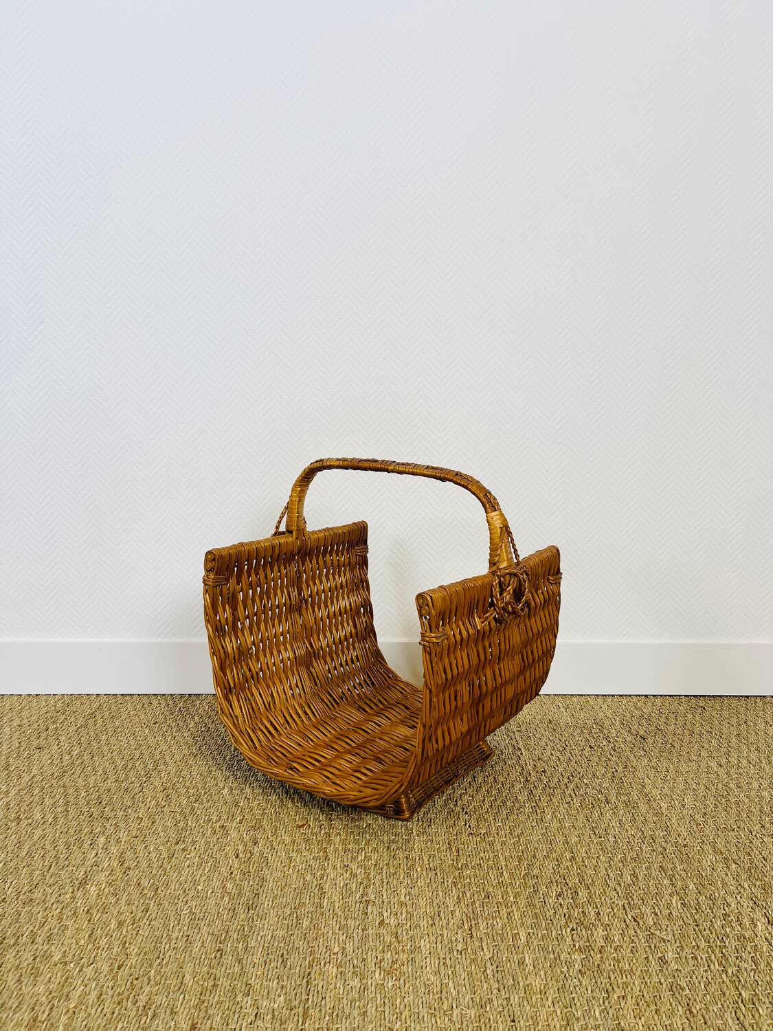 Vintage wicker basket 1960