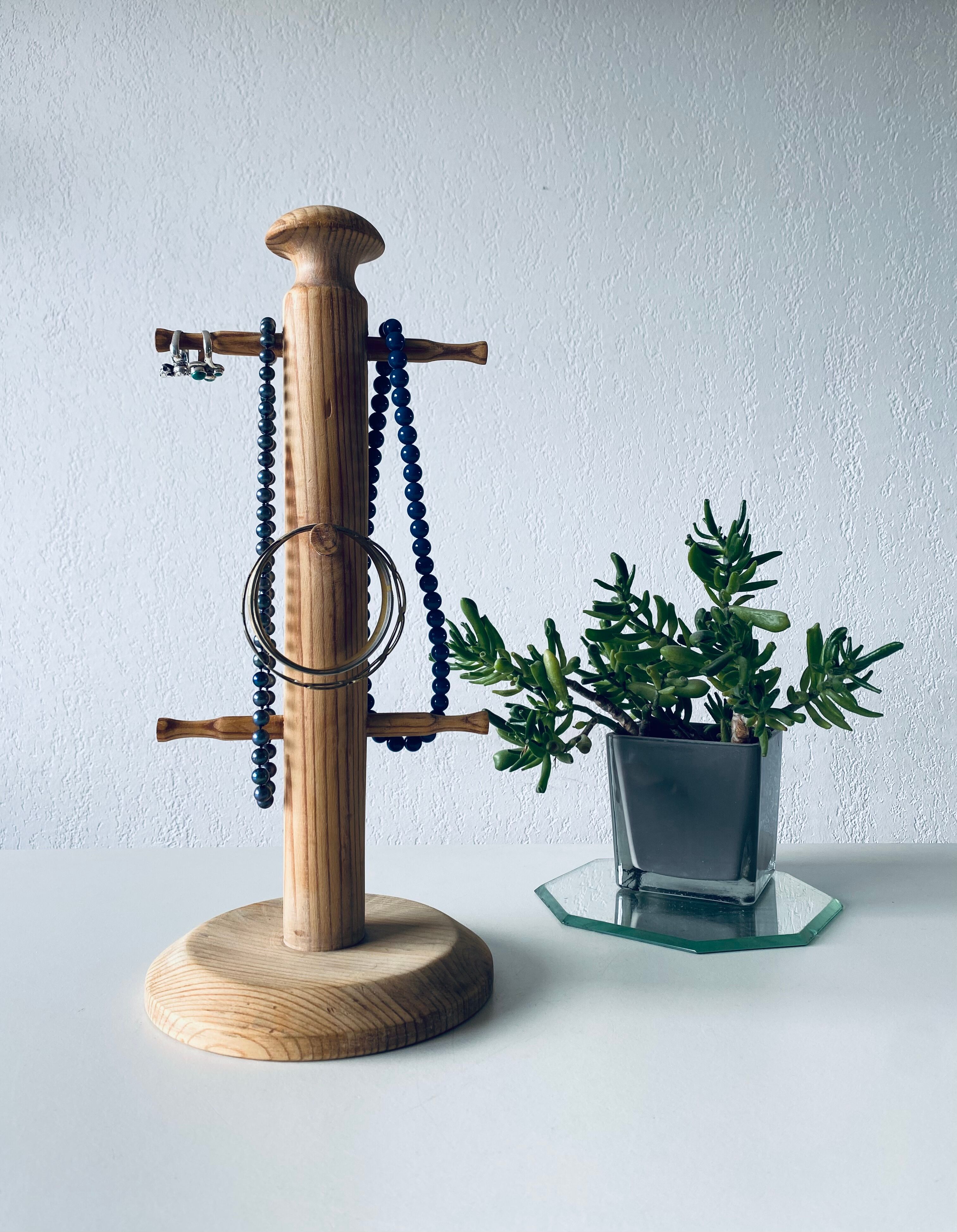 Wooden jewelry holder