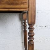 The small table with Louis XVI charm.