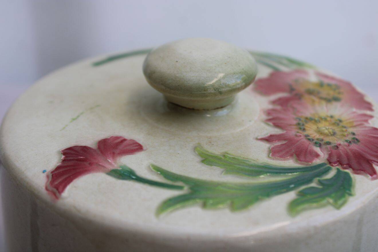 Ceramic cheese board