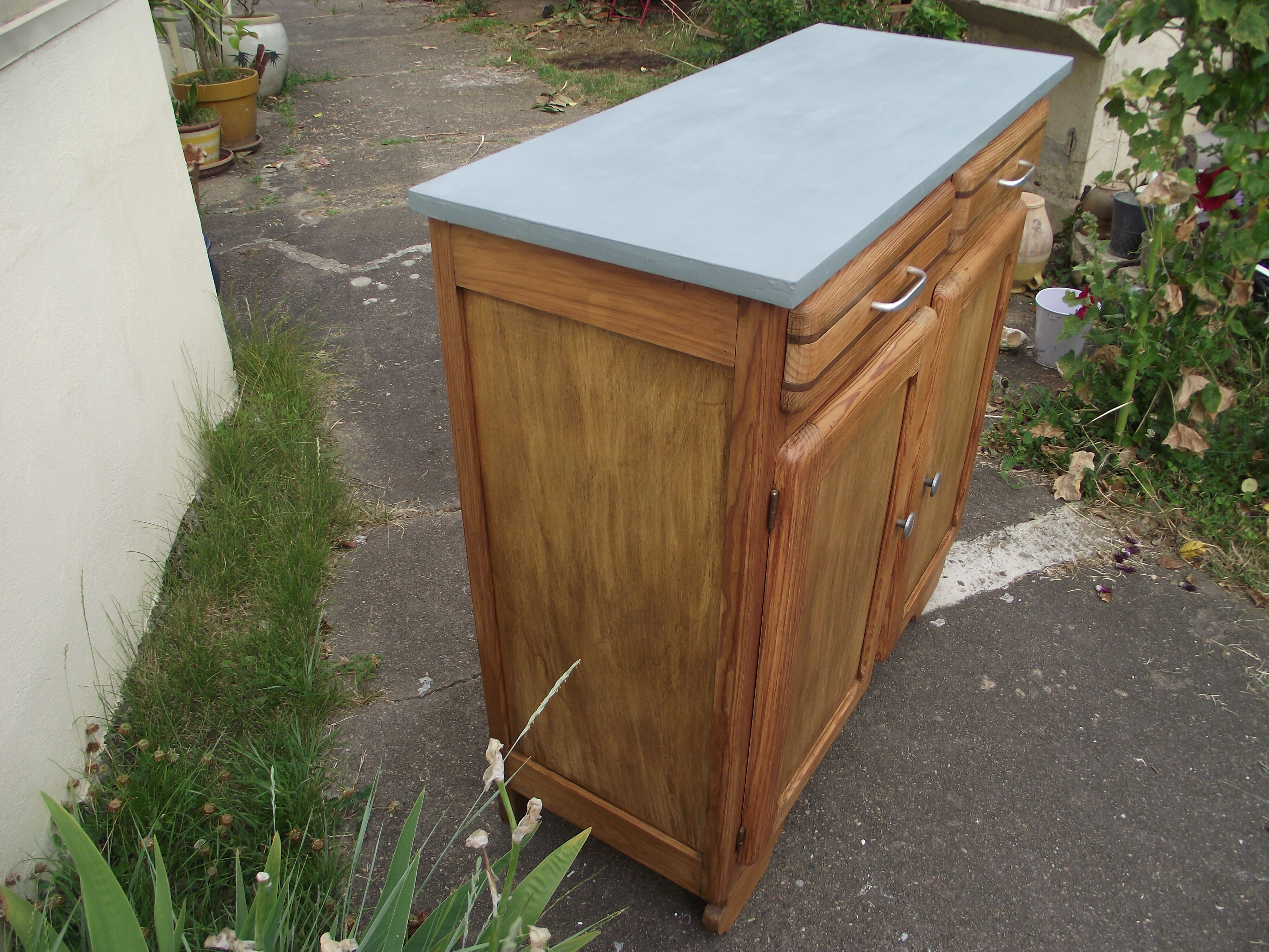 Parisian buffet of the 50s