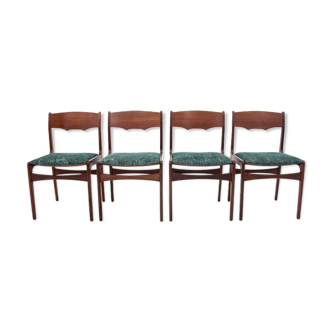 Set of four green dining chairs in scandinavian classic design