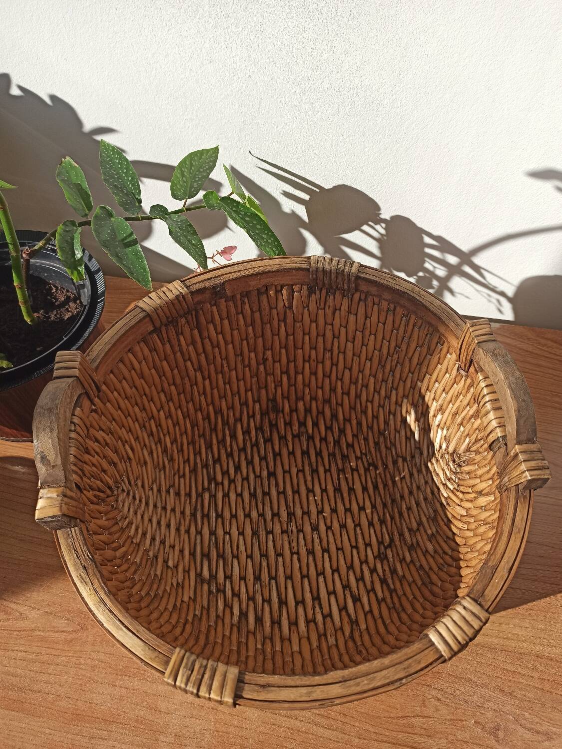 Vintage woven rattan basket - Traditional Asian wickerwork