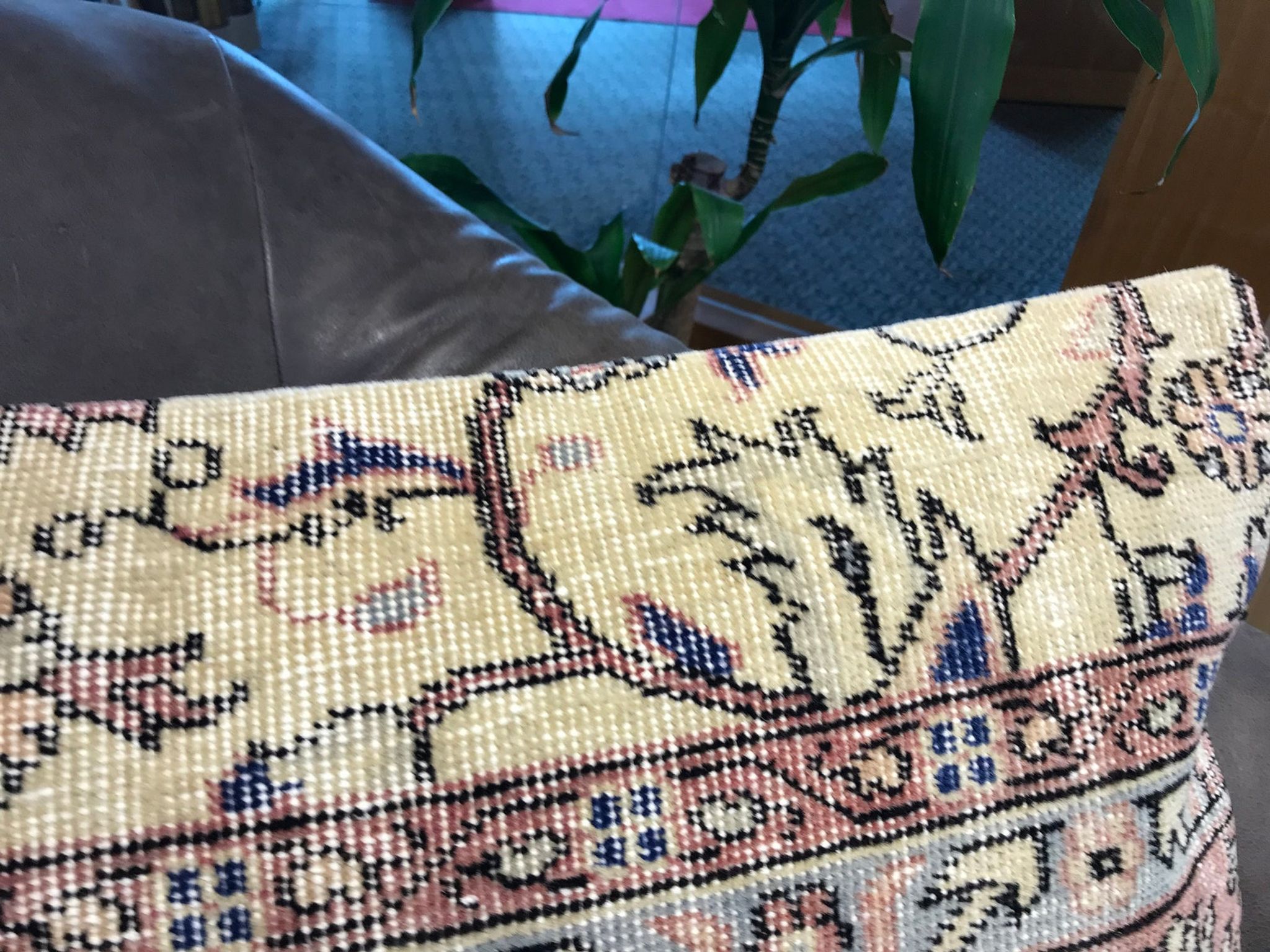 Coussin lombaire délavé vintage avec fleurs 40x60cm