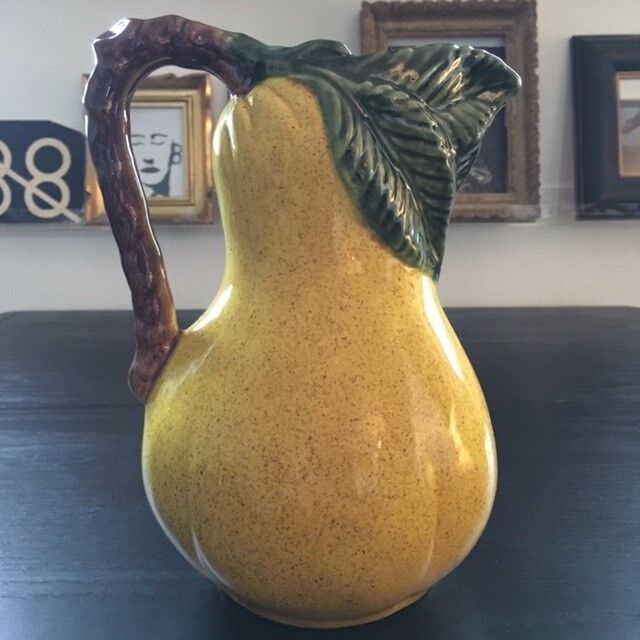 PIchet pear in dabbling