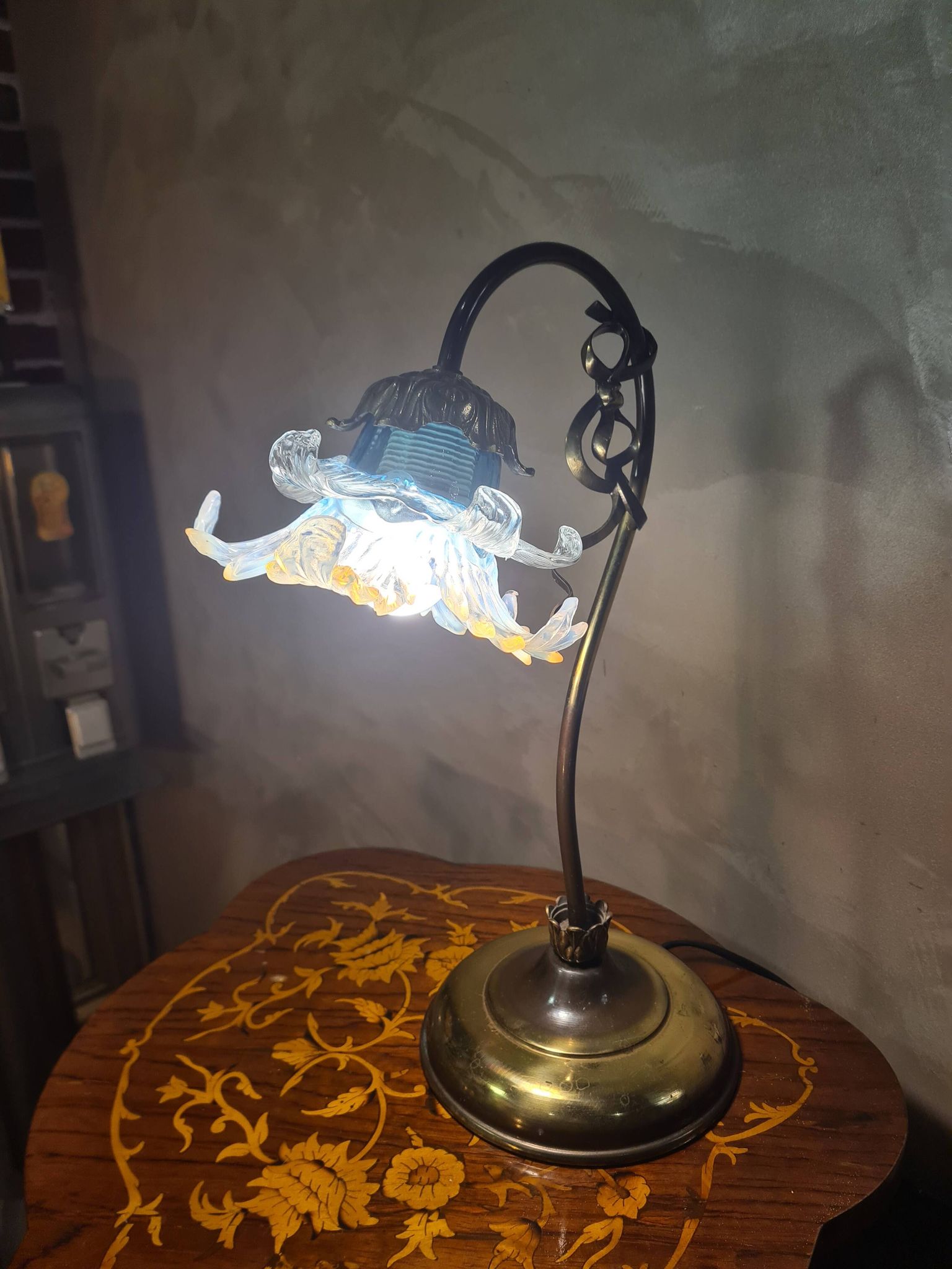 brass lamp 1975 electric working superb blue translucent tulip 42x30