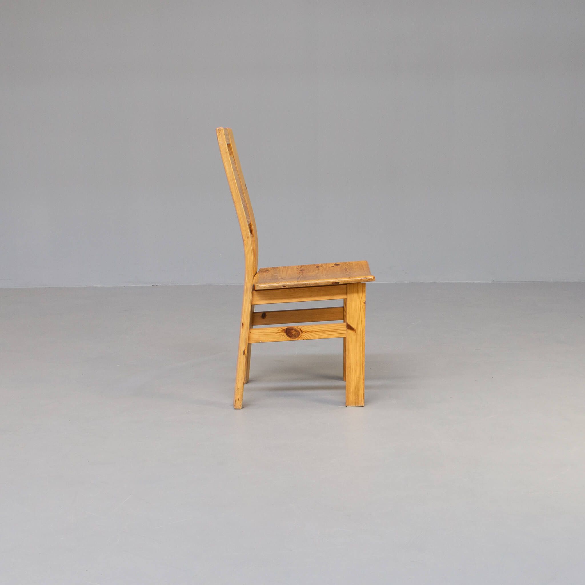 Ensemble de chaises de salle à manger en bois de pin des années 70 / 4