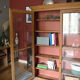 Vitrine bois et terracotta
