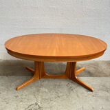 Baumann oval table