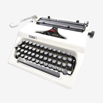 Machine à écrire erika 158 vintage collector révisée avec sa valise cuir et ruban