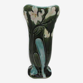 Vase barbotine Art-Nouveau décor fleurs d'Iris