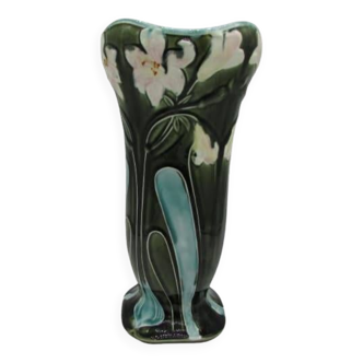 Vase barbotine Art-Nouveau décor fleurs d'Iris