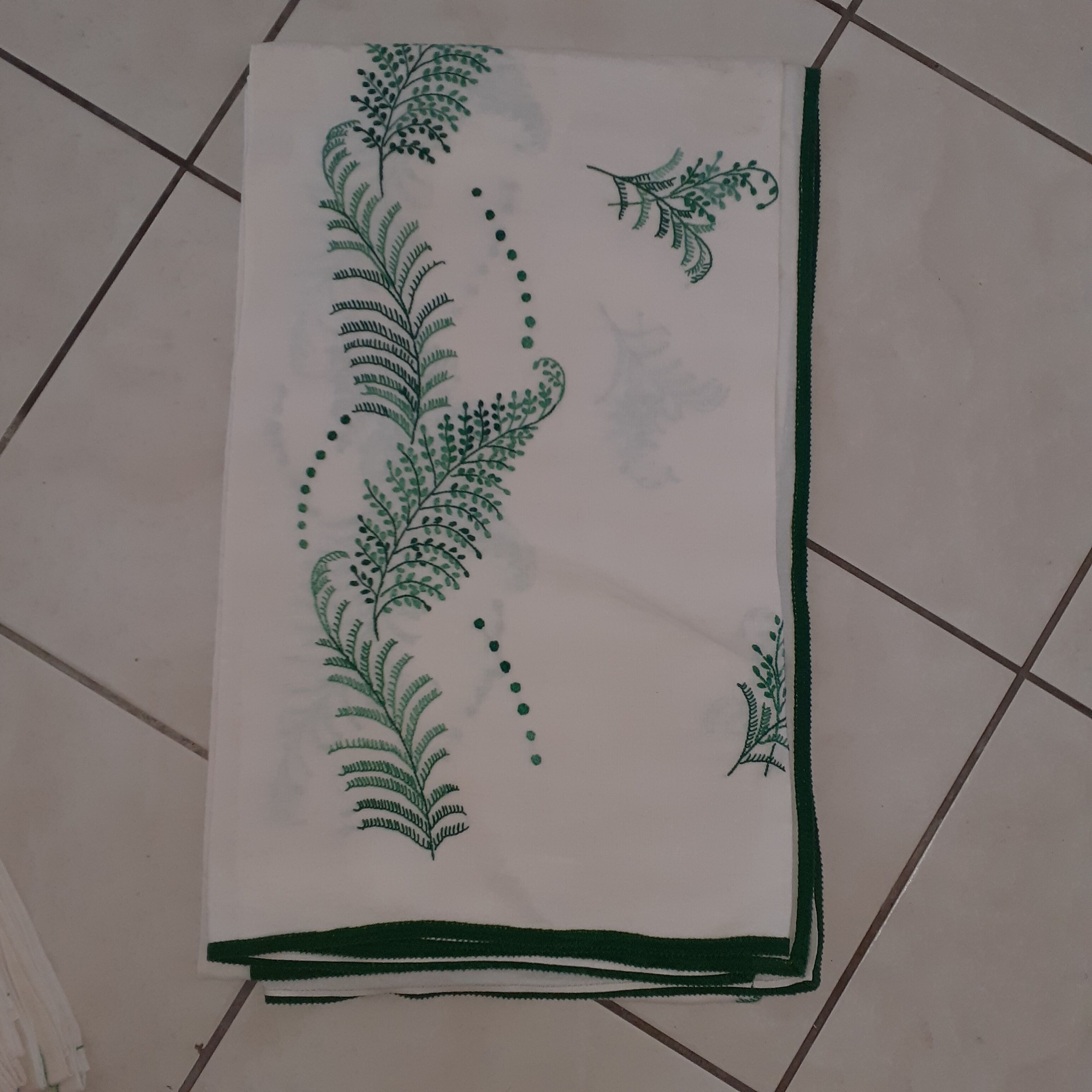 Linen tablecloth - 10 towels