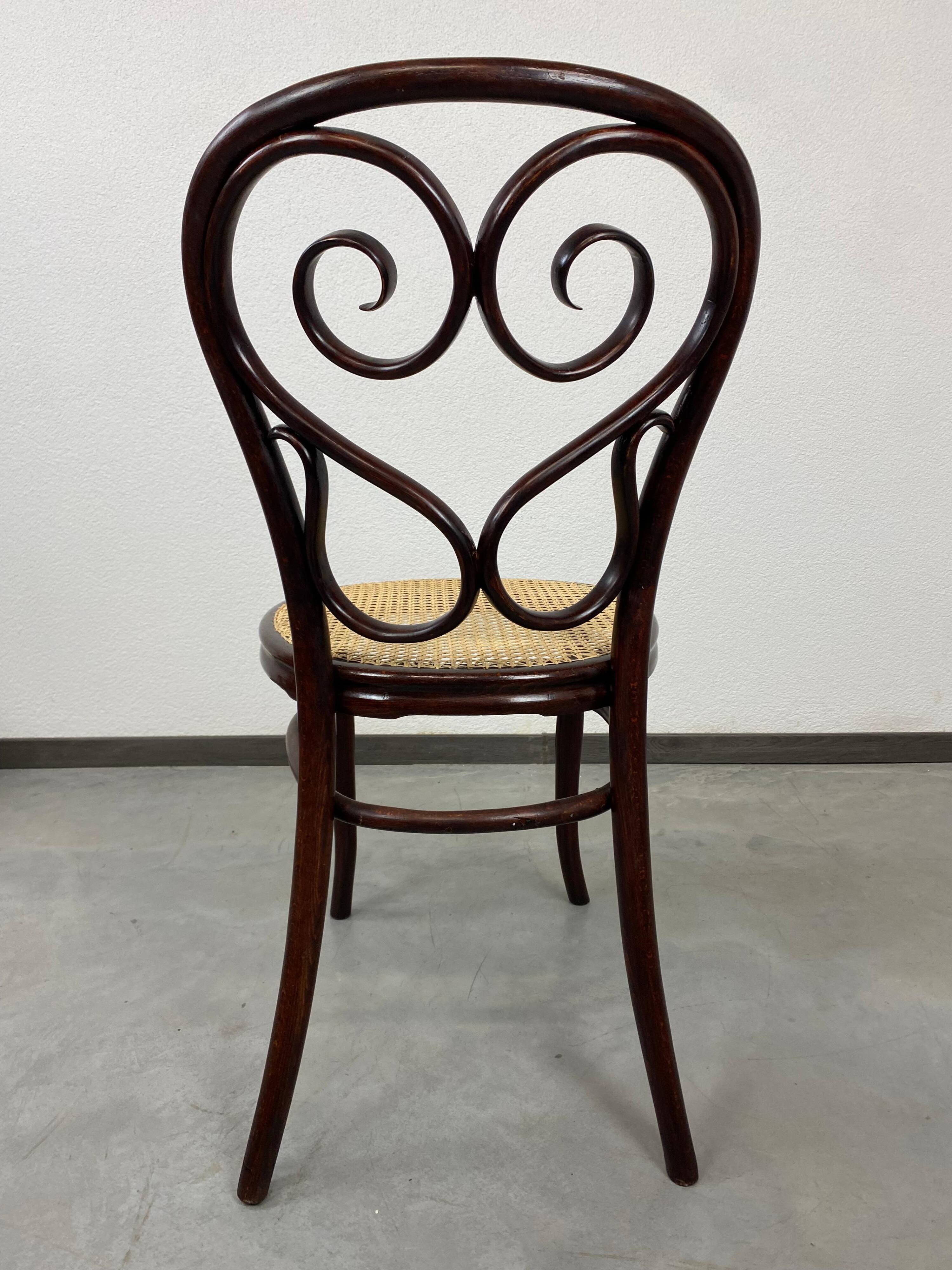 Chaise de salle à manger Thonet n°4