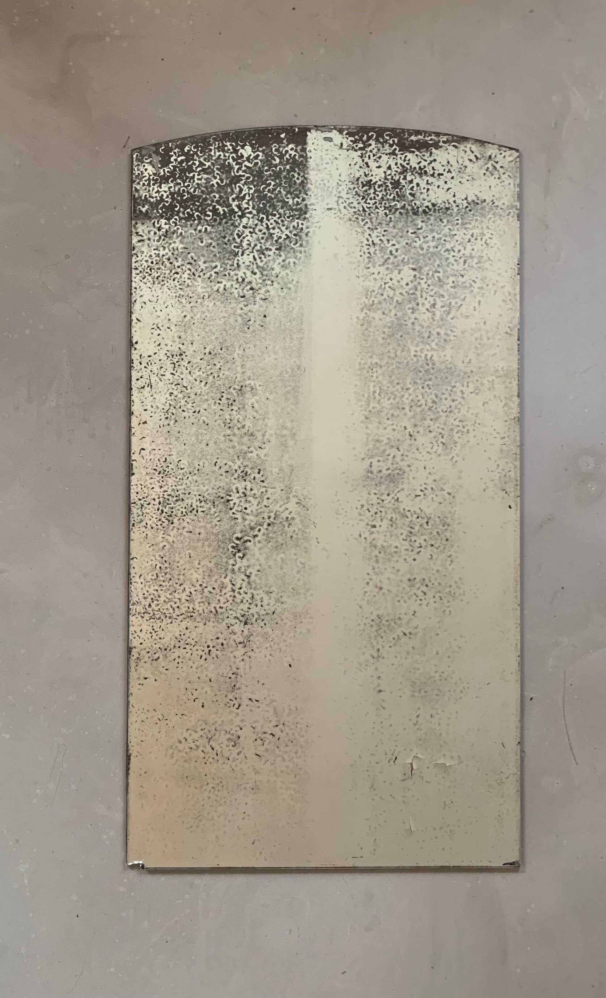 Miroir piqué ancien