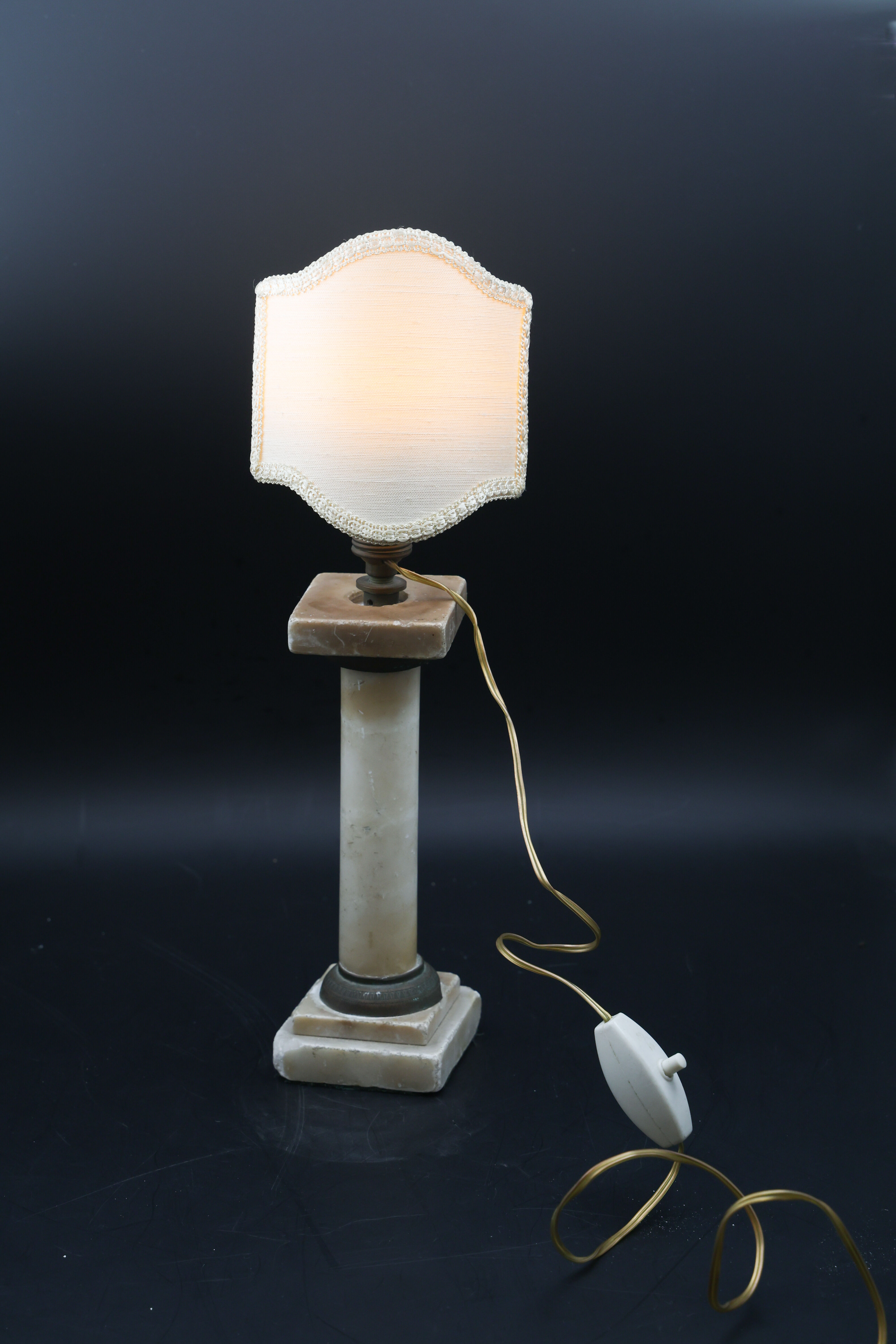 Vintage Art Decò Alabaster Table Lamp