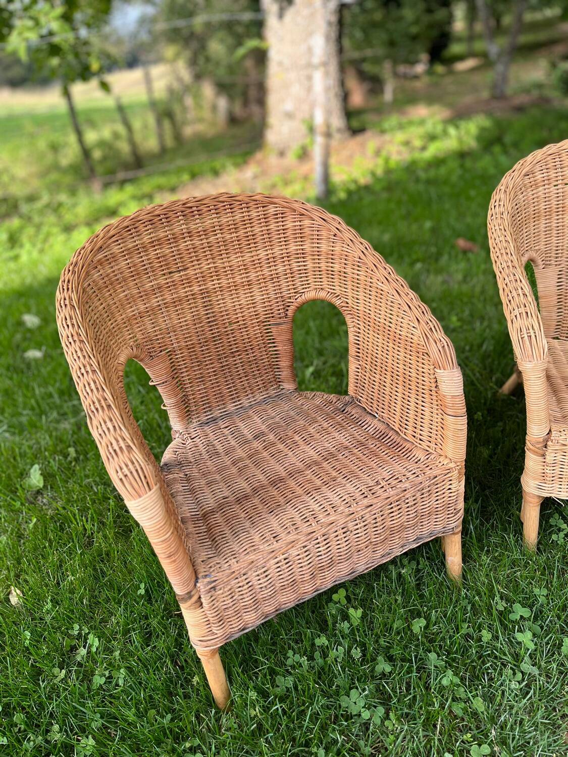 Lot deux fauteuils osier enfant vintage