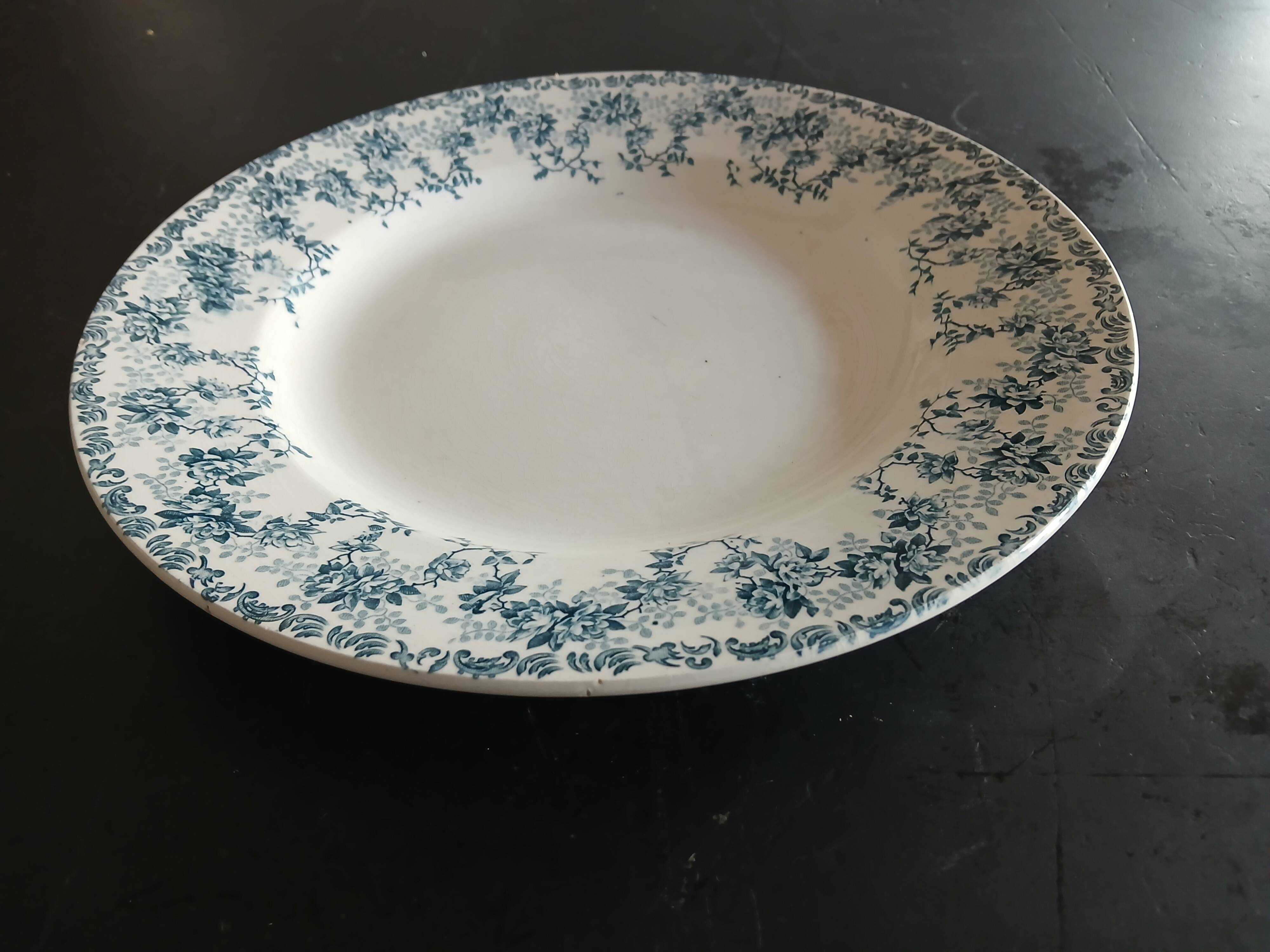 Old dish - Choisy le roi - Boulenger & cie