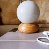 Table lamp in wood and opaline