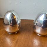 Salt shaker and pepper vintage eggs