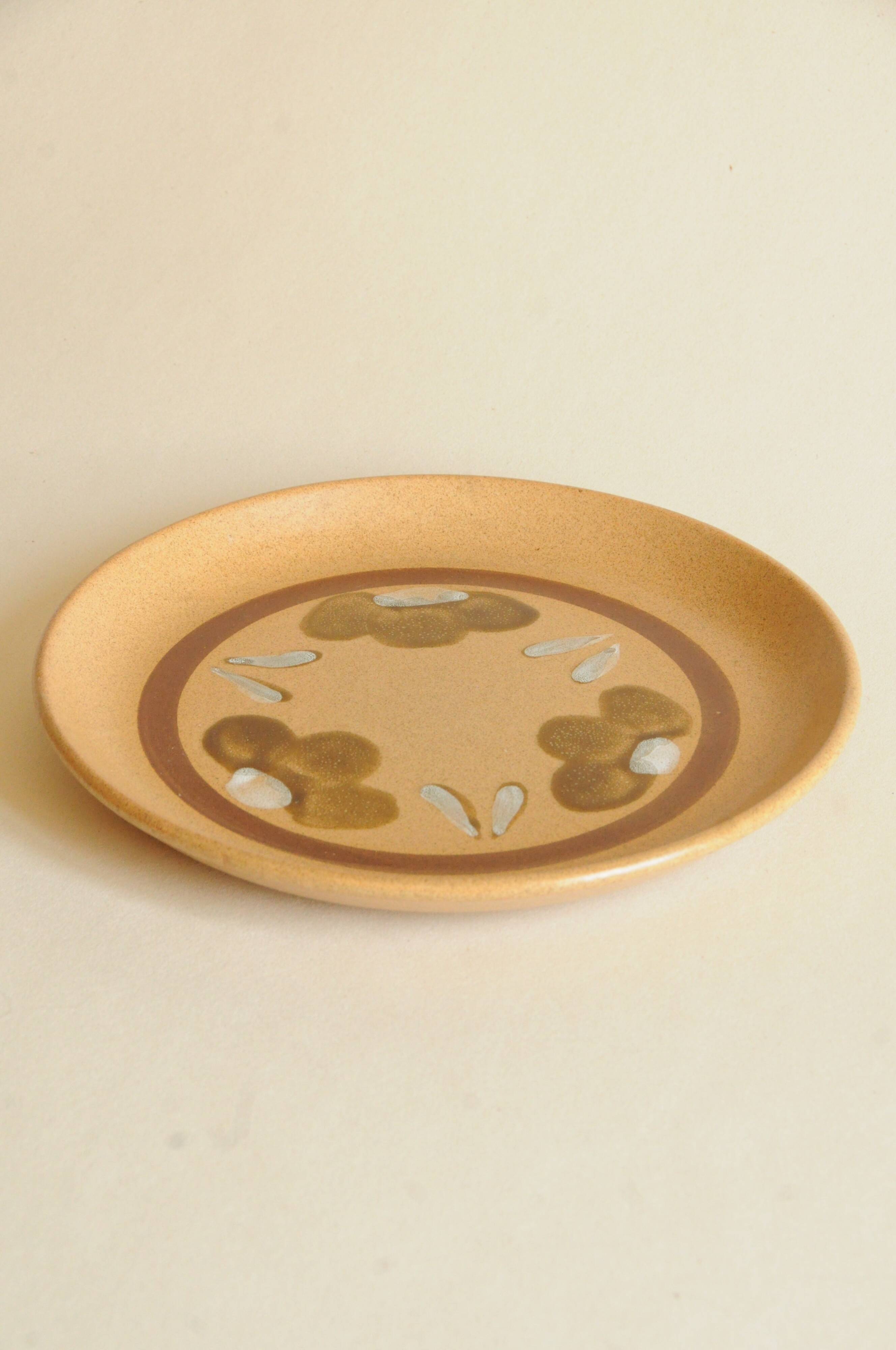 Vintage Round Calotte Plate in Stoneware with Floral Pattern - Sarreguemines model