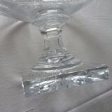 Coupe sur pied en cristal taillé