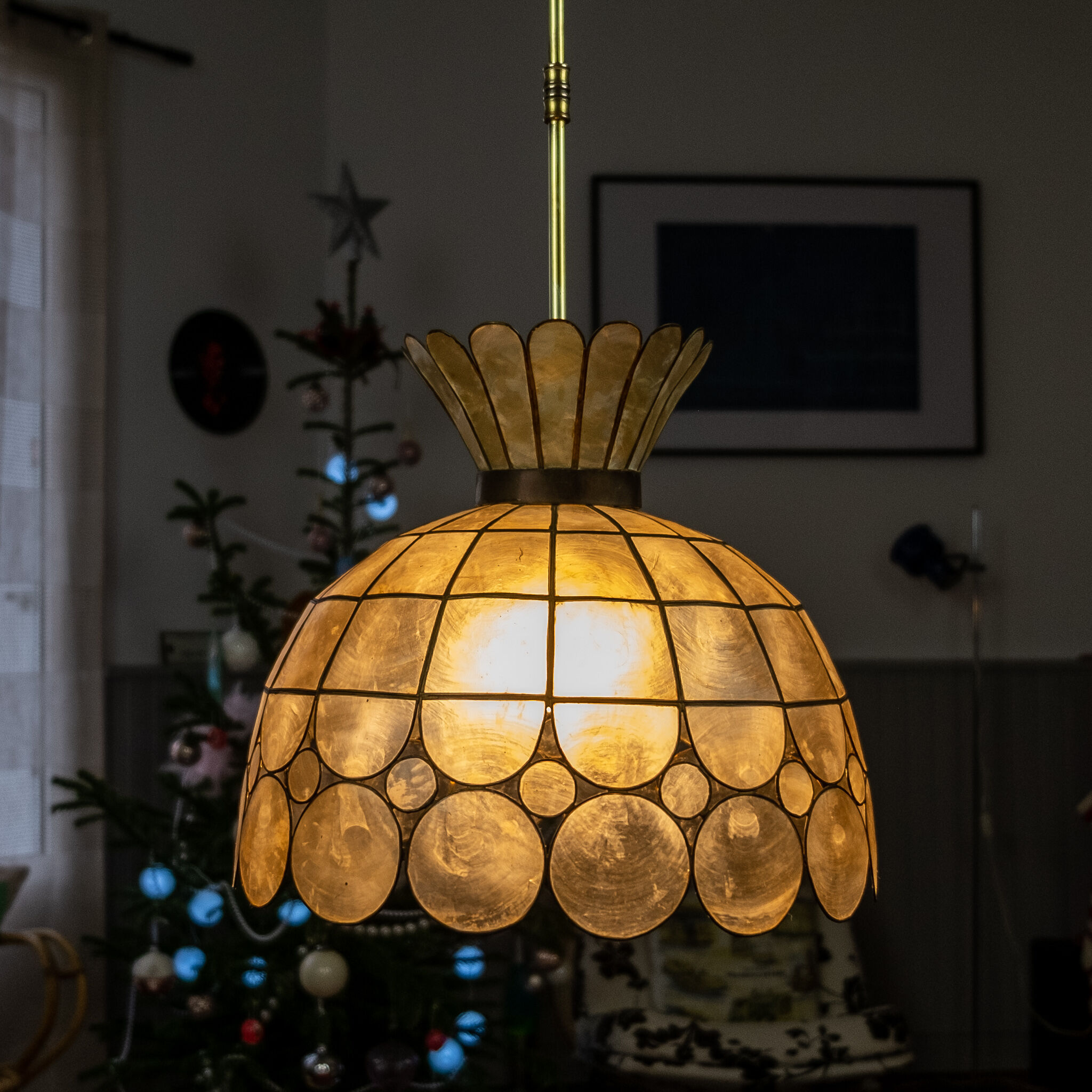 Suspension in mother-of-pearl of the 1950s