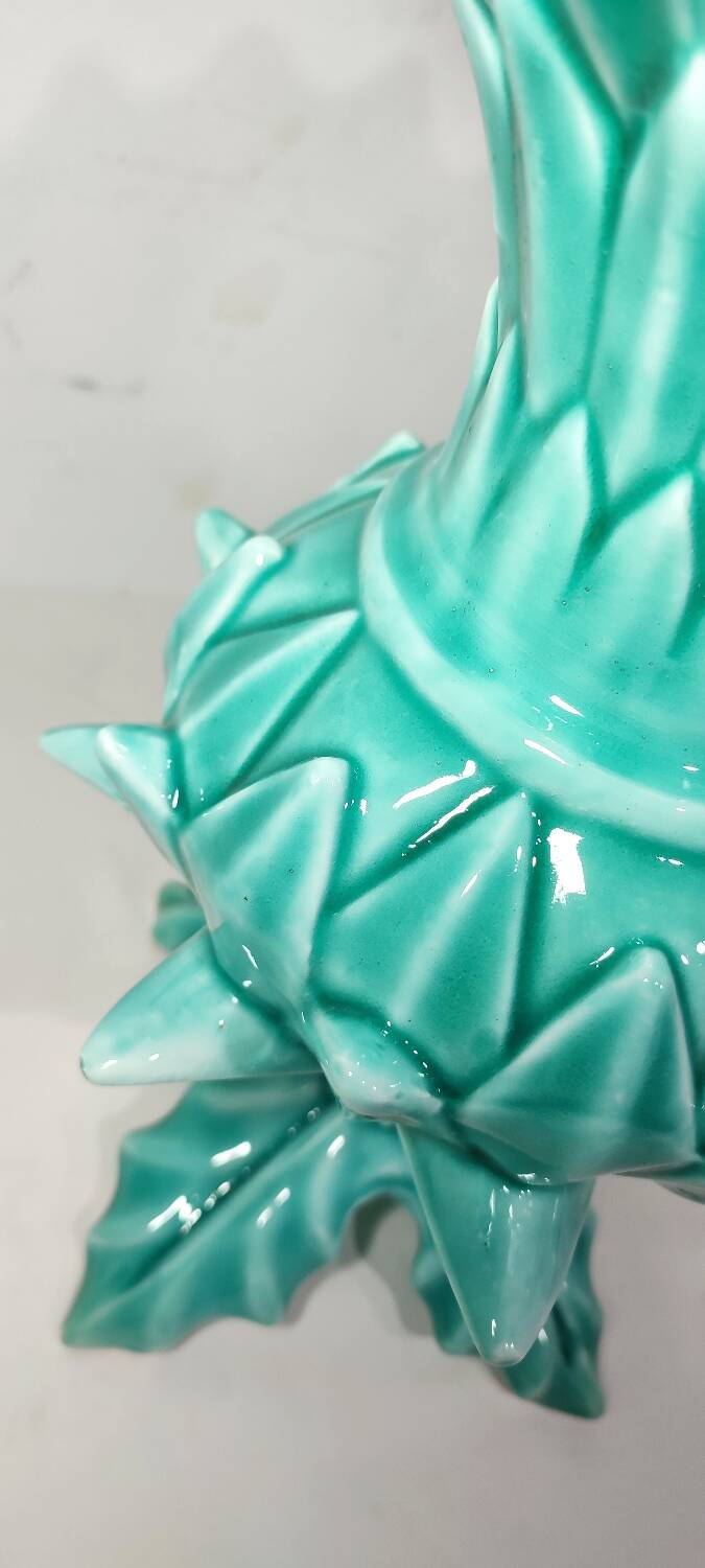 Jarrón de cerámica de Manises. España, 1970s.