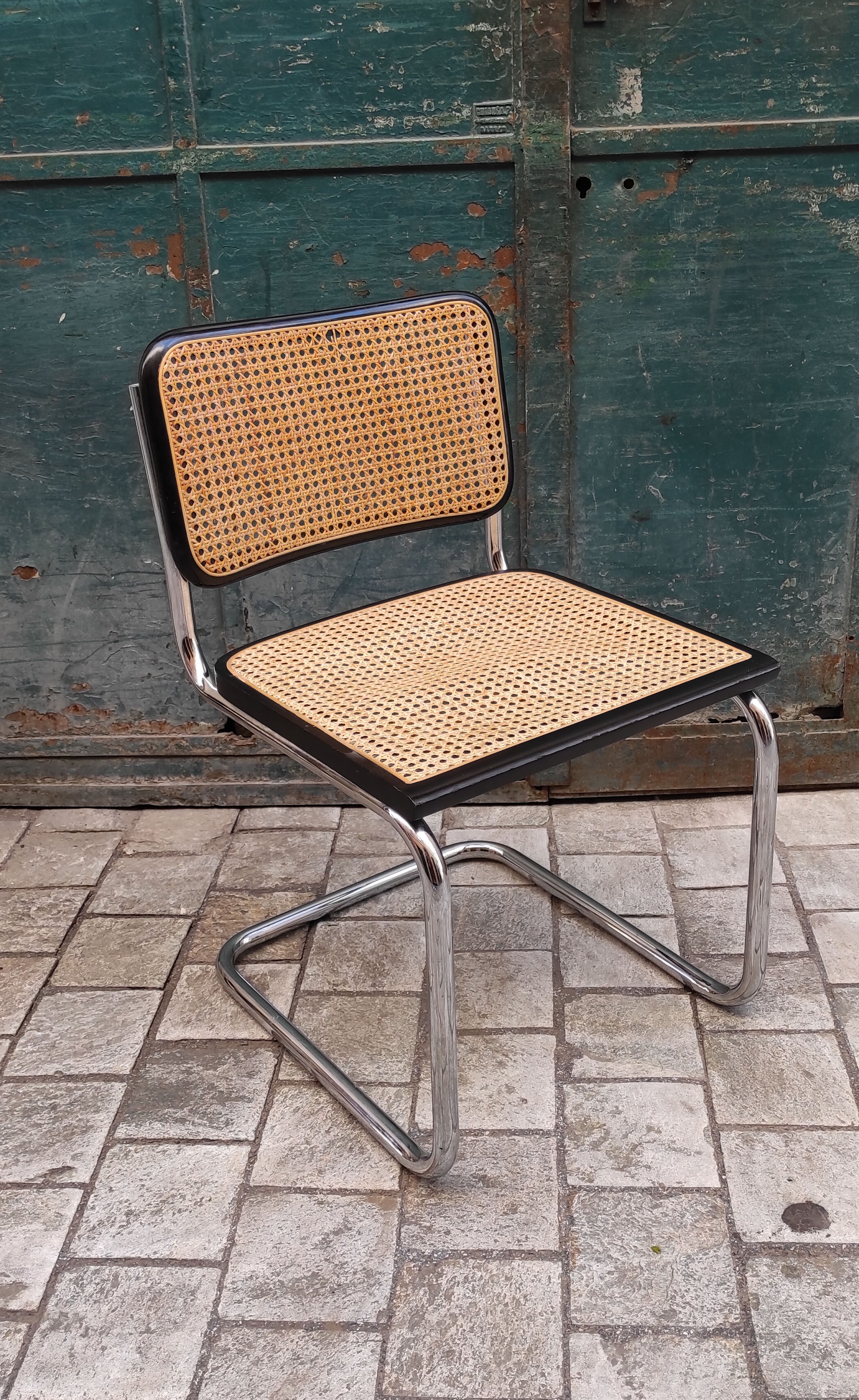 Marcel Breuer Black Cesca B32 chair