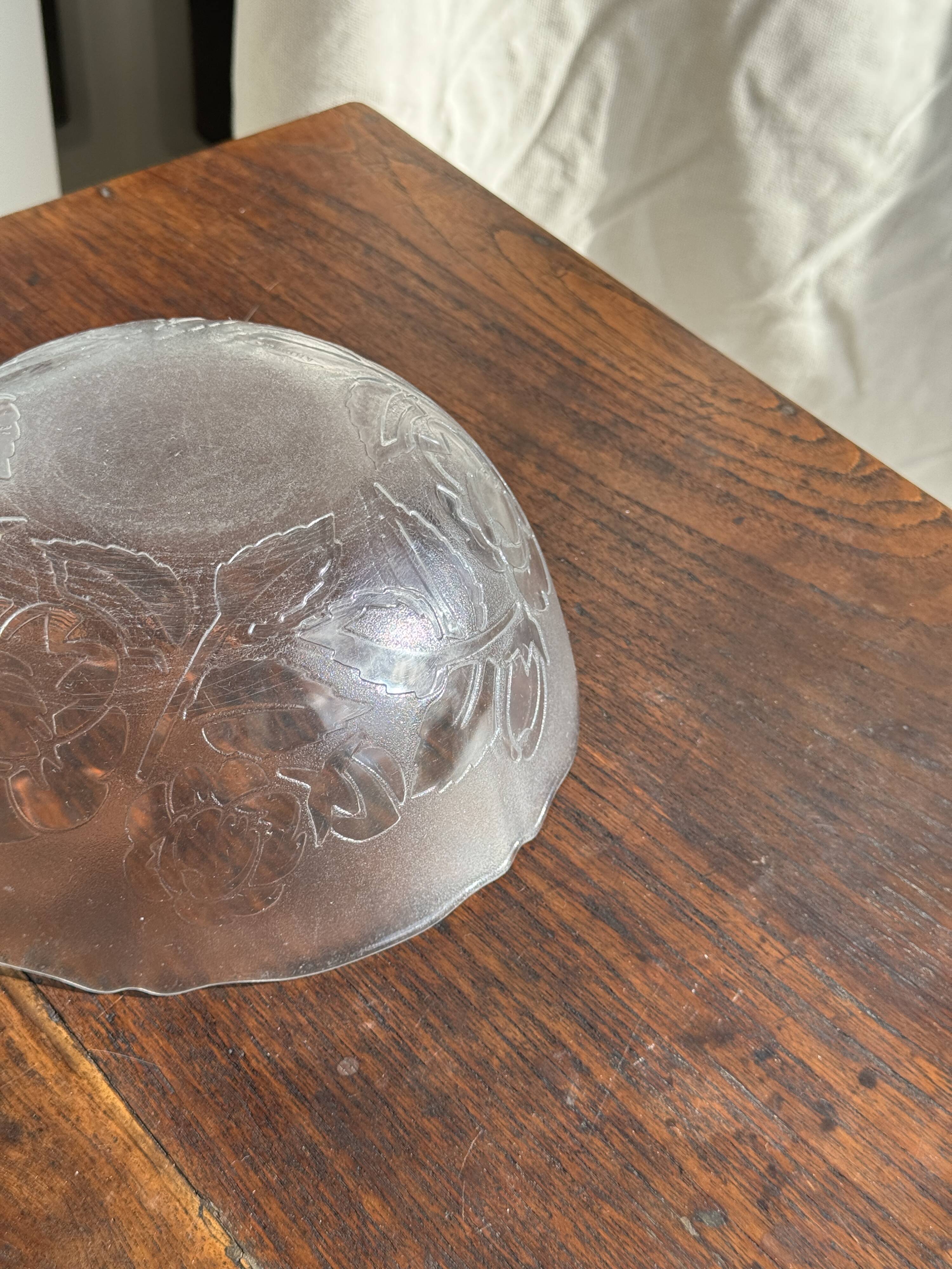 Vintage salad bowl with stylised rose pattern D23 H10