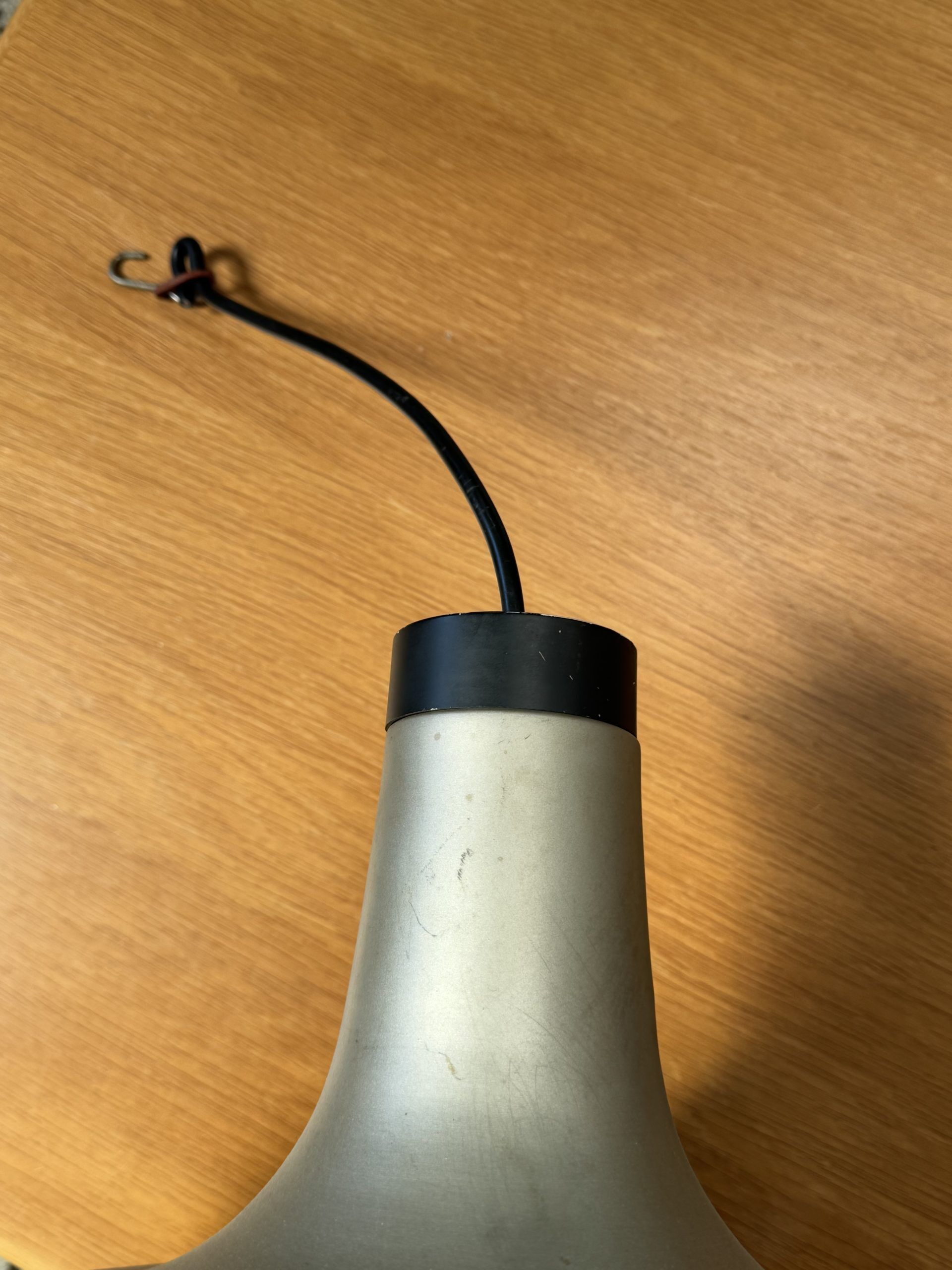 Metal suspension