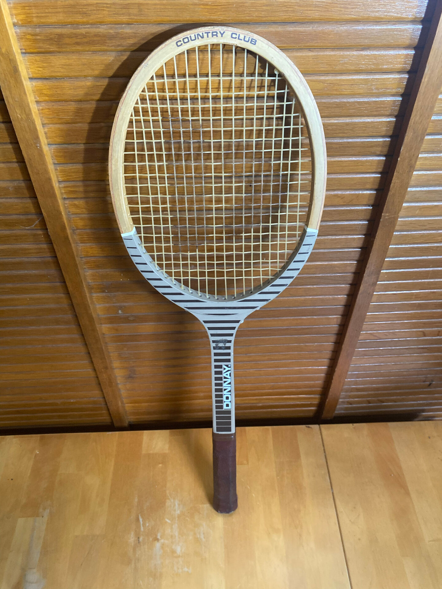 Vintage DONNAY Country Club Wooden Tennis Racket #E192