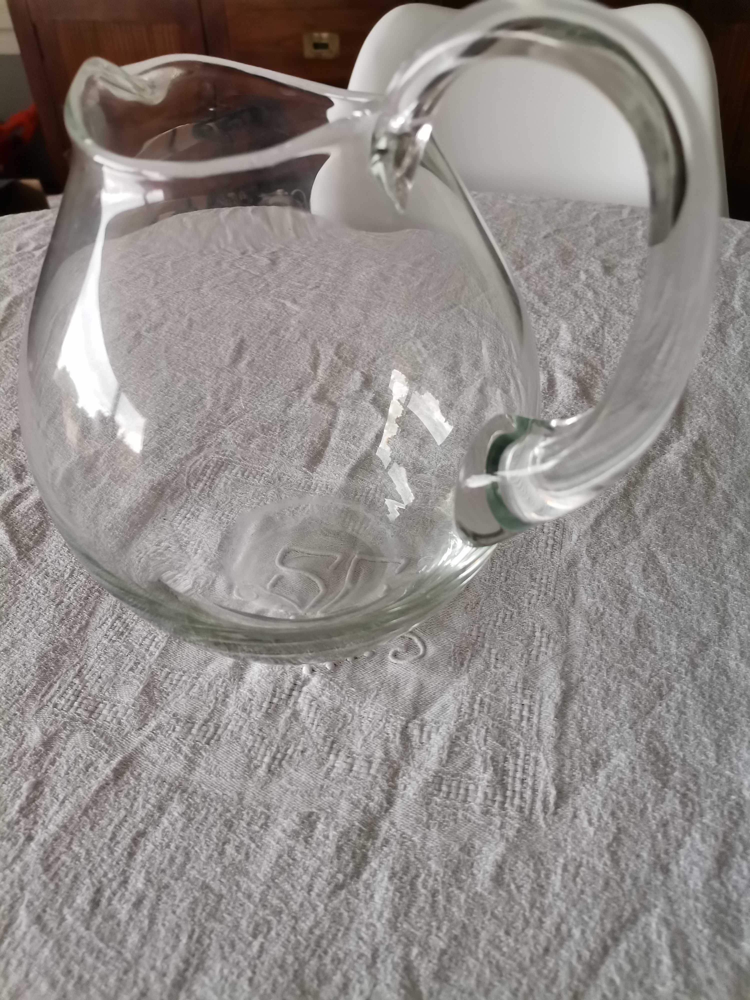 Glass carafe
