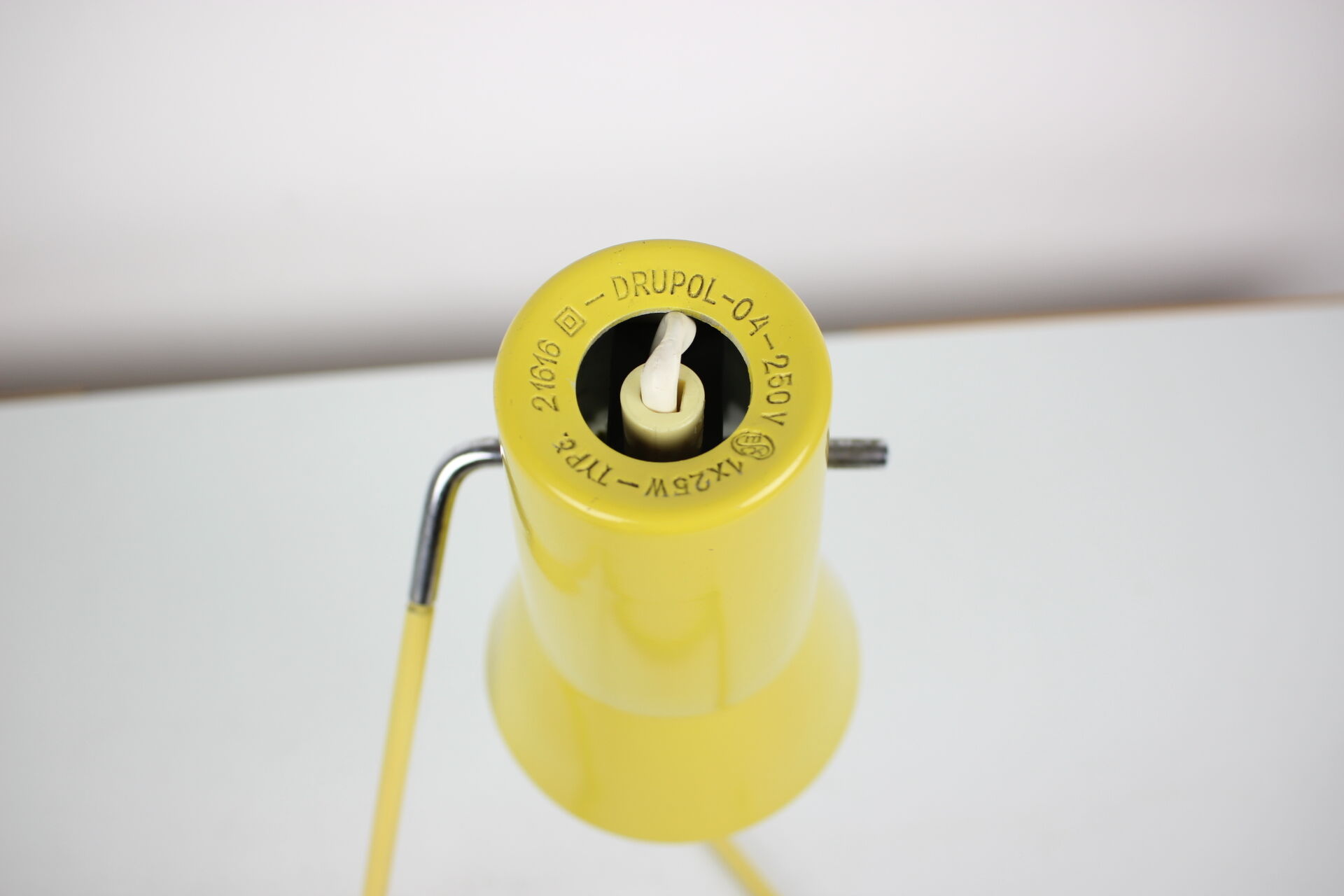 Lampe de table du milieu du siècle Drupol années 1960.