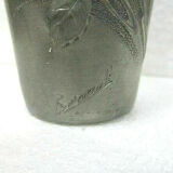Vase art nouveau en étain signé
