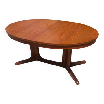 Table and chairs set