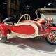 Moto side-car vintage en métal