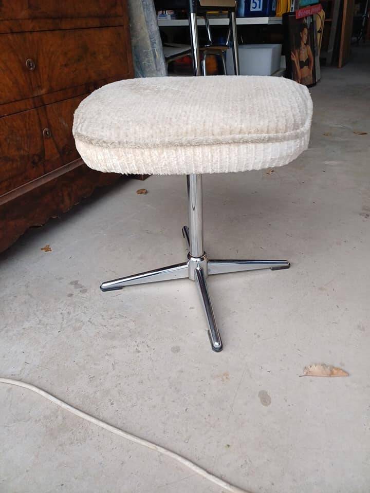 Armchair or footstool 1970