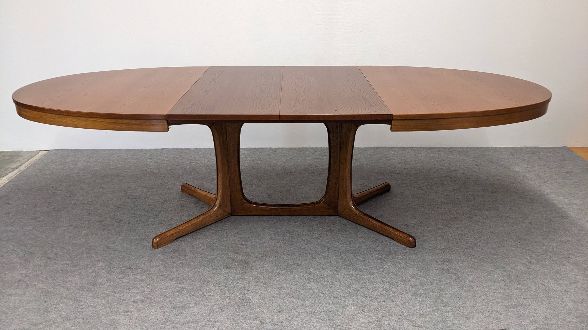 Table ovale de salle à manger extensible Baumann, France vers 1970