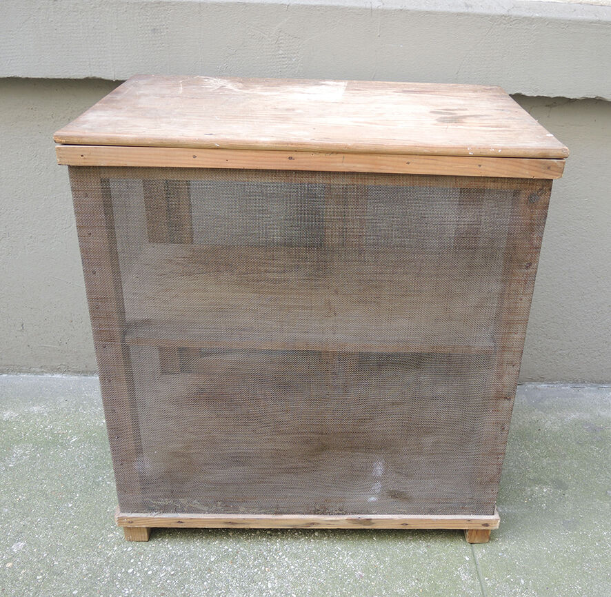 Former arisanal eating guard in wood and iron-a16