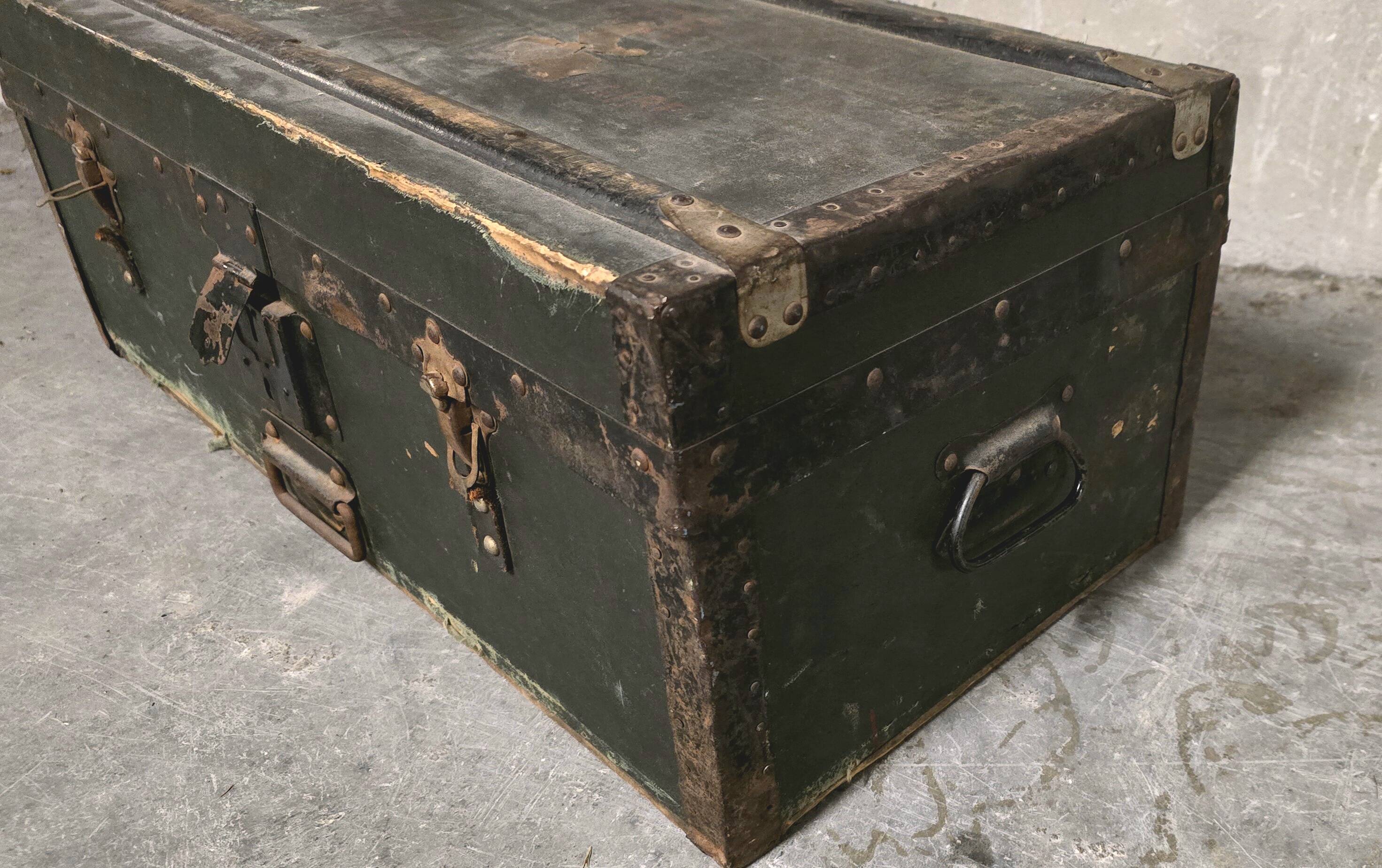 Antique wooden and metal trunk – Industrial/military style