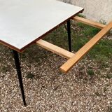 Table with undue extensions