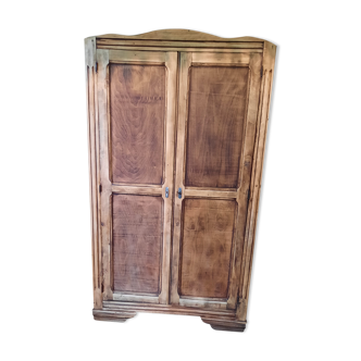 Armoire parisienne
