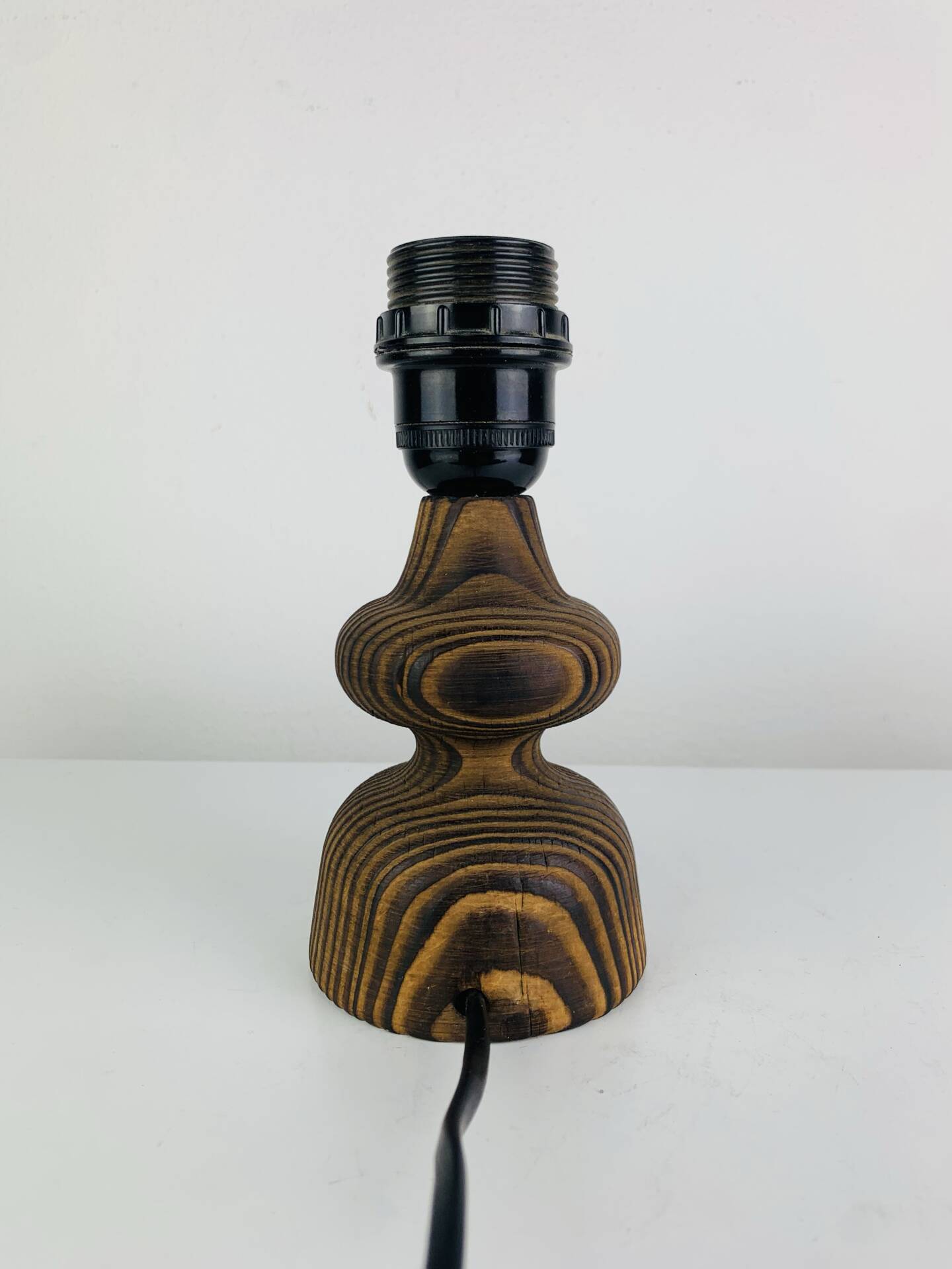 Temde Leuchten brutalist lamp, wood and wool from the 1960s.