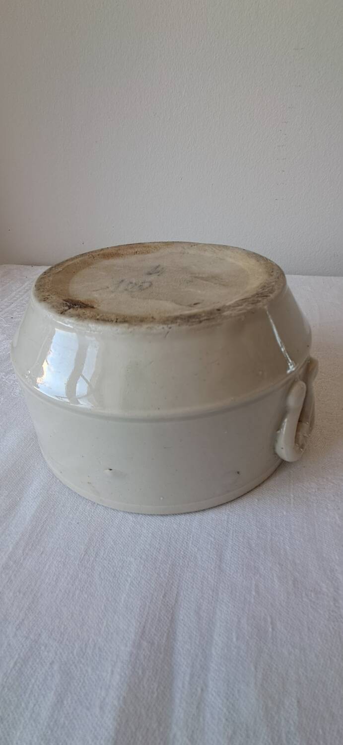 Small vintage ceramic vegetable dish