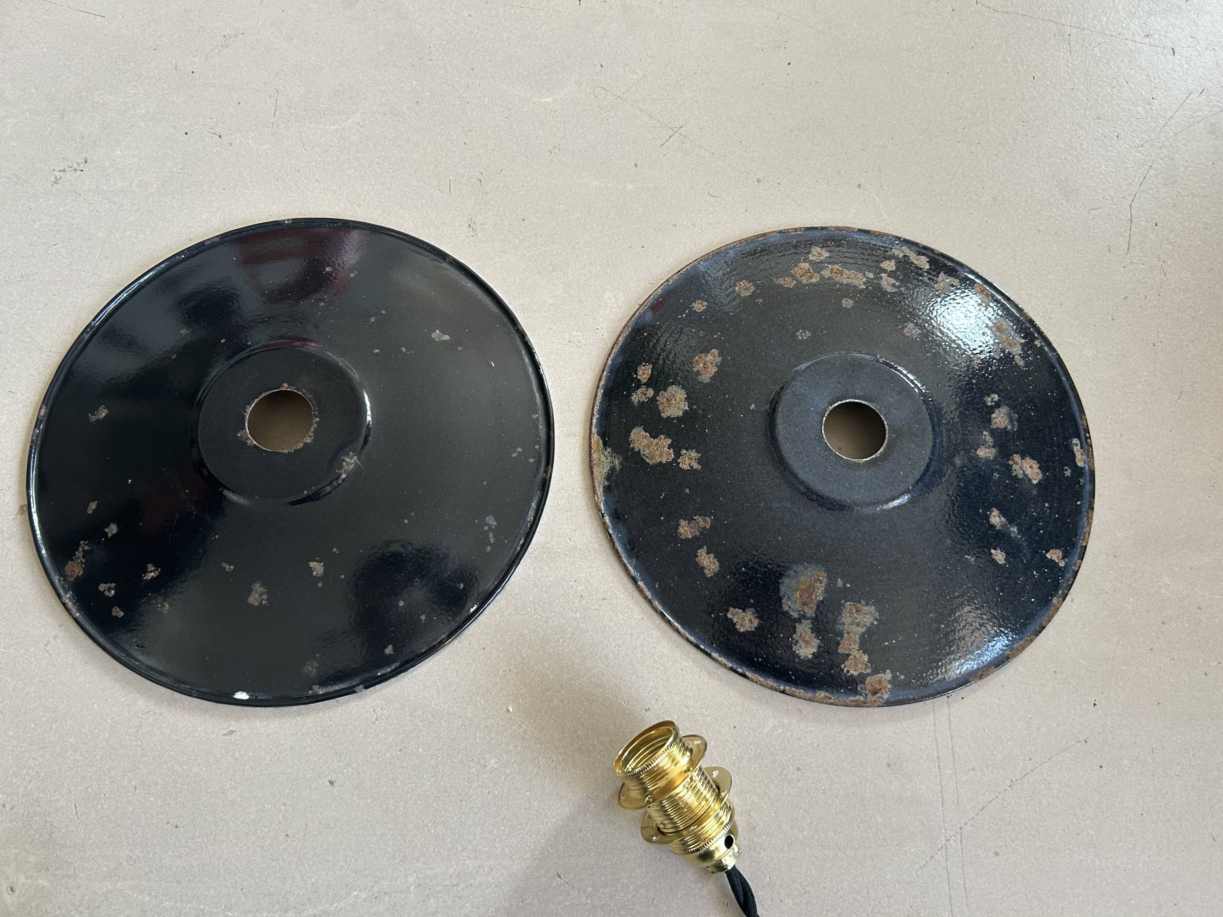 Suspension industrielle noire ancienne D24cm