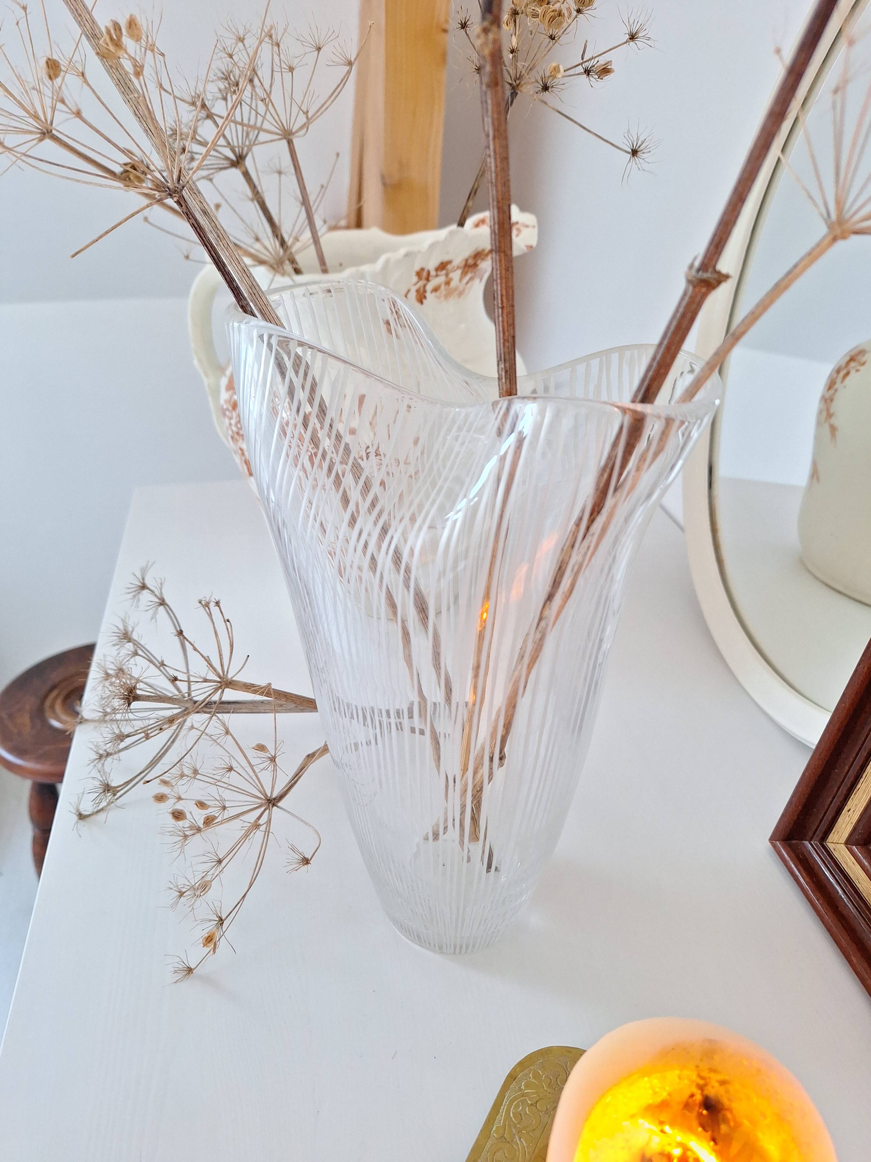 Vase à rayures