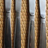 Lot 8 couteaux inox coquillages trois lobes