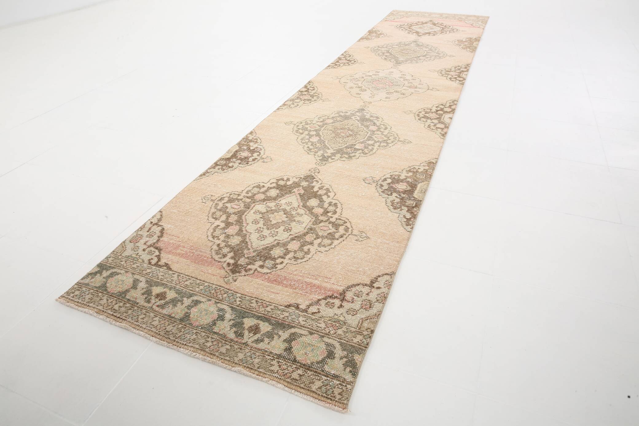 3x13 Classic & Oriental Wool Persian Runner Rug, 90x395Cm