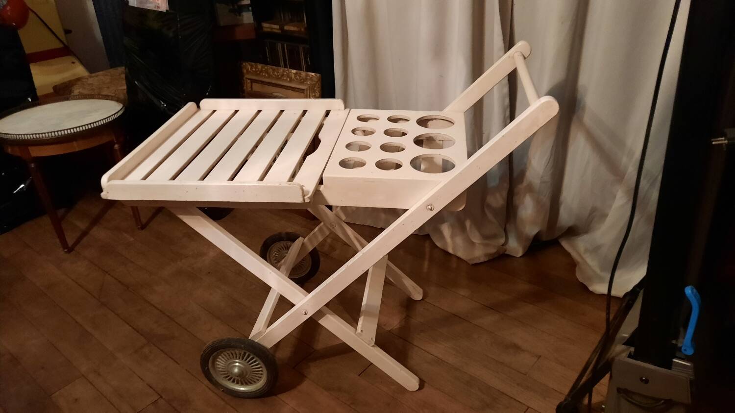 Garden trolley on wheels